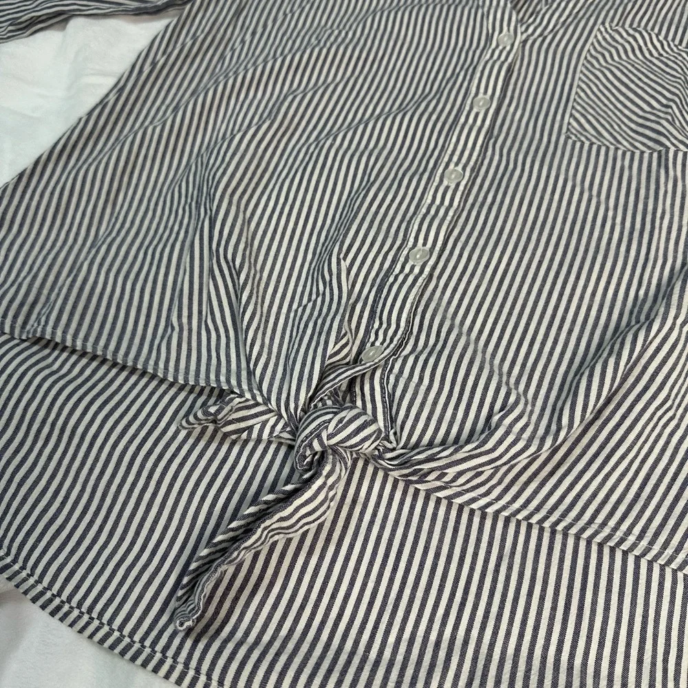 Blue and White Striped Button Down women’s‎ Shirt Size M